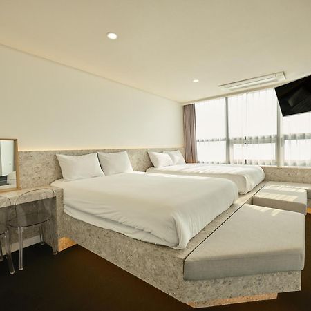 Uh Suite The Haeundae Busan Exteriör bild