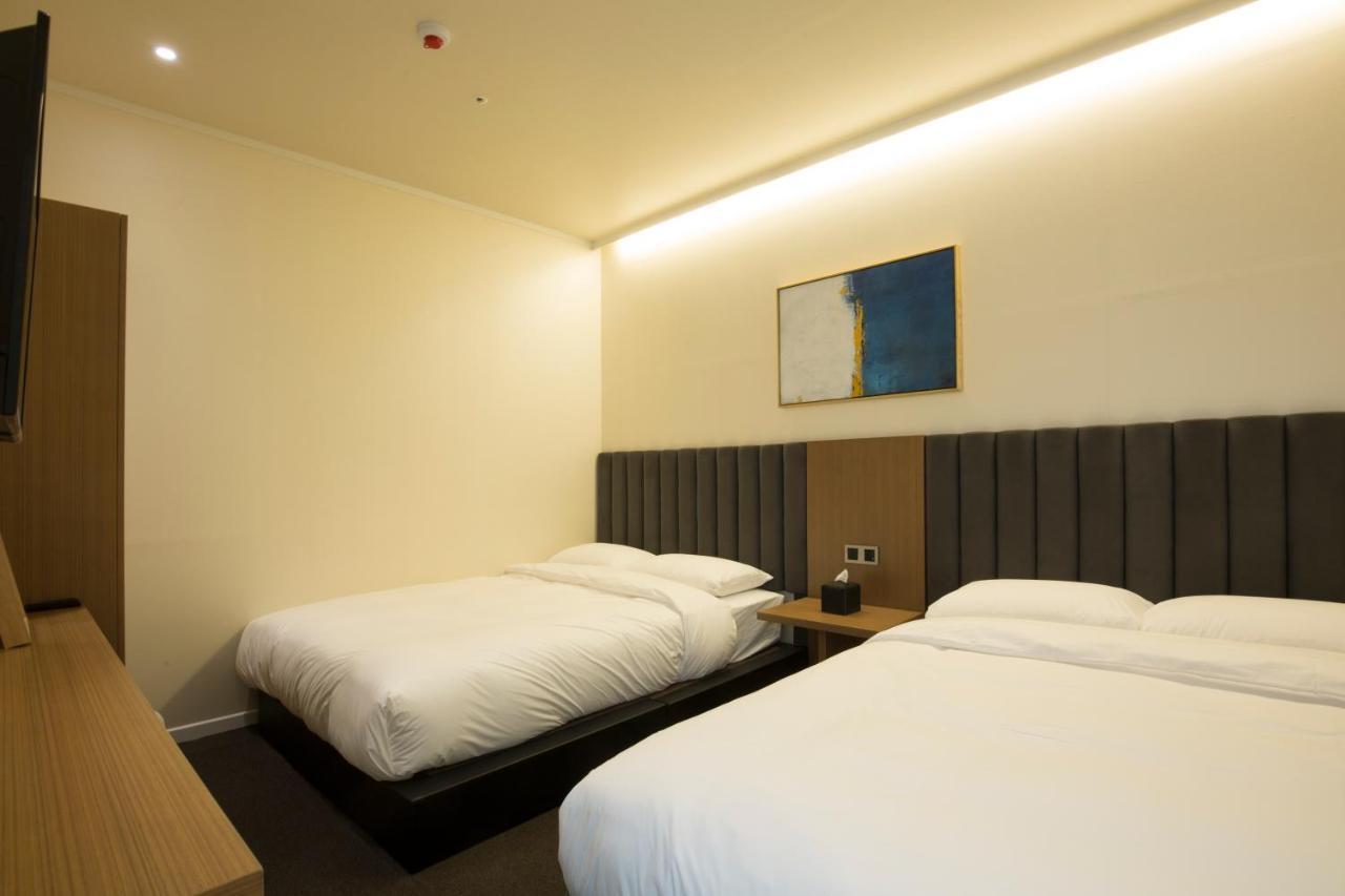 Uh Suite The Haeundae Busan Exteriör bild