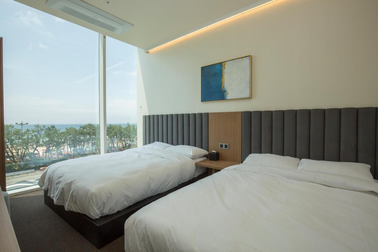 Uh Suite The Haeundae Busan Exteriör bild