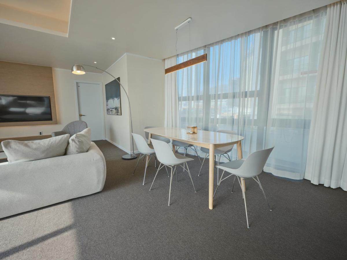 Uh Suite The Haeundae Busan Exteriör bild