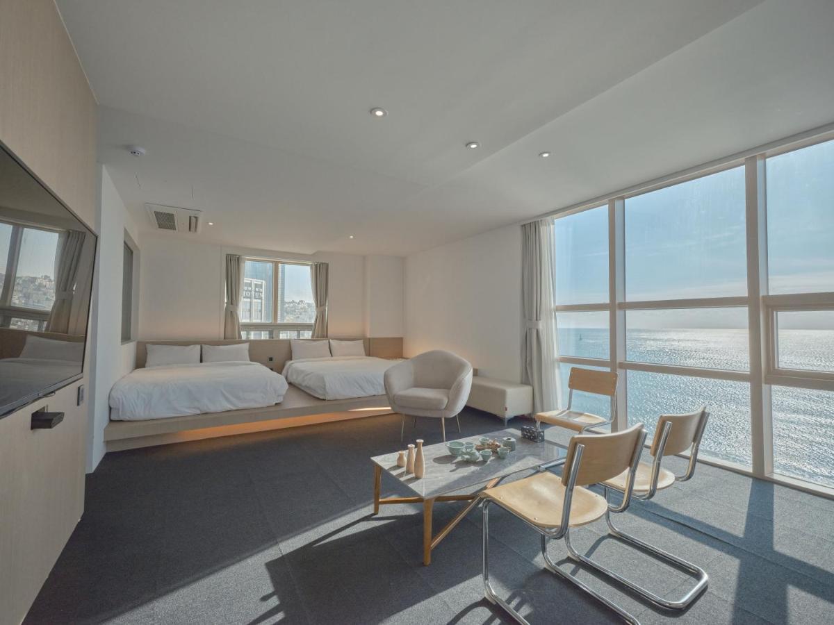 Uh Suite The Haeundae Busan Exteriör bild