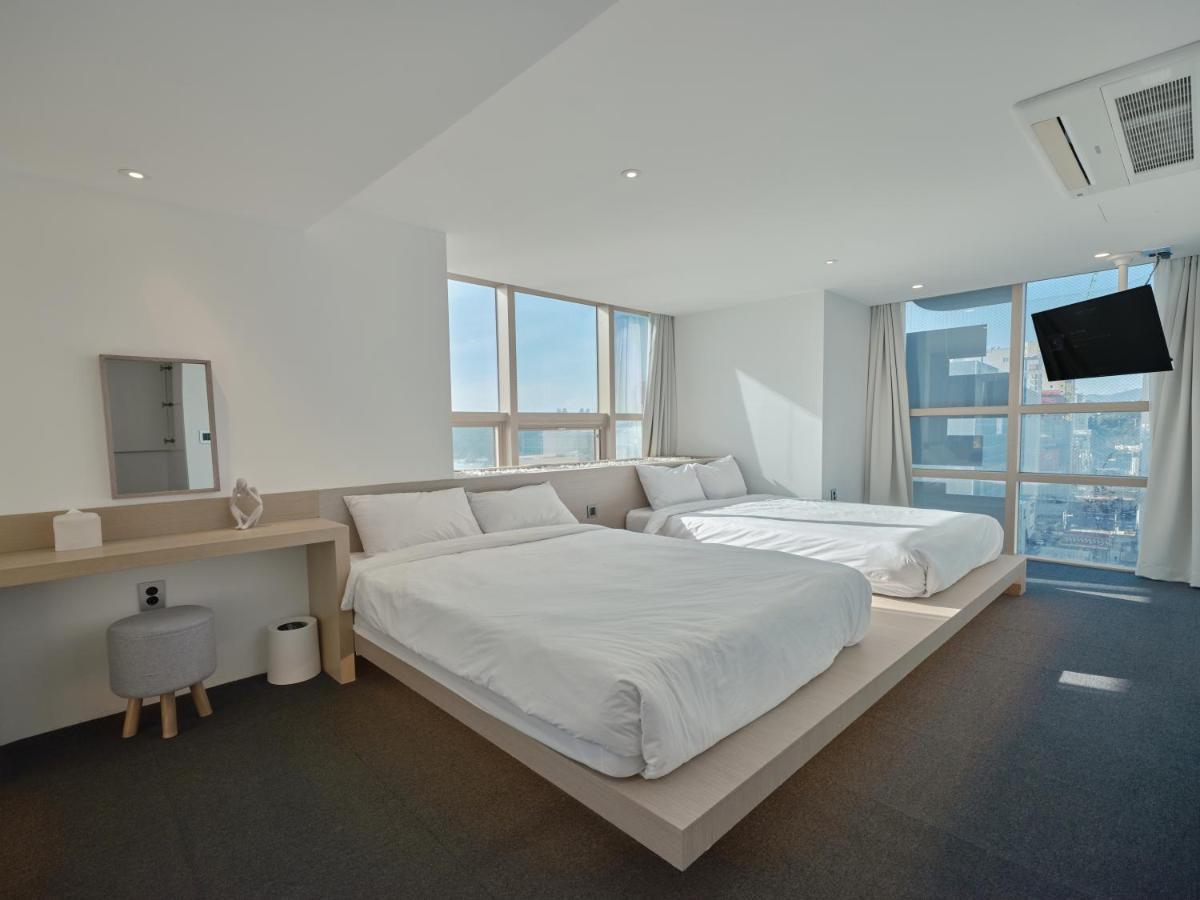 Uh Suite The Haeundae Busan Exteriör bild