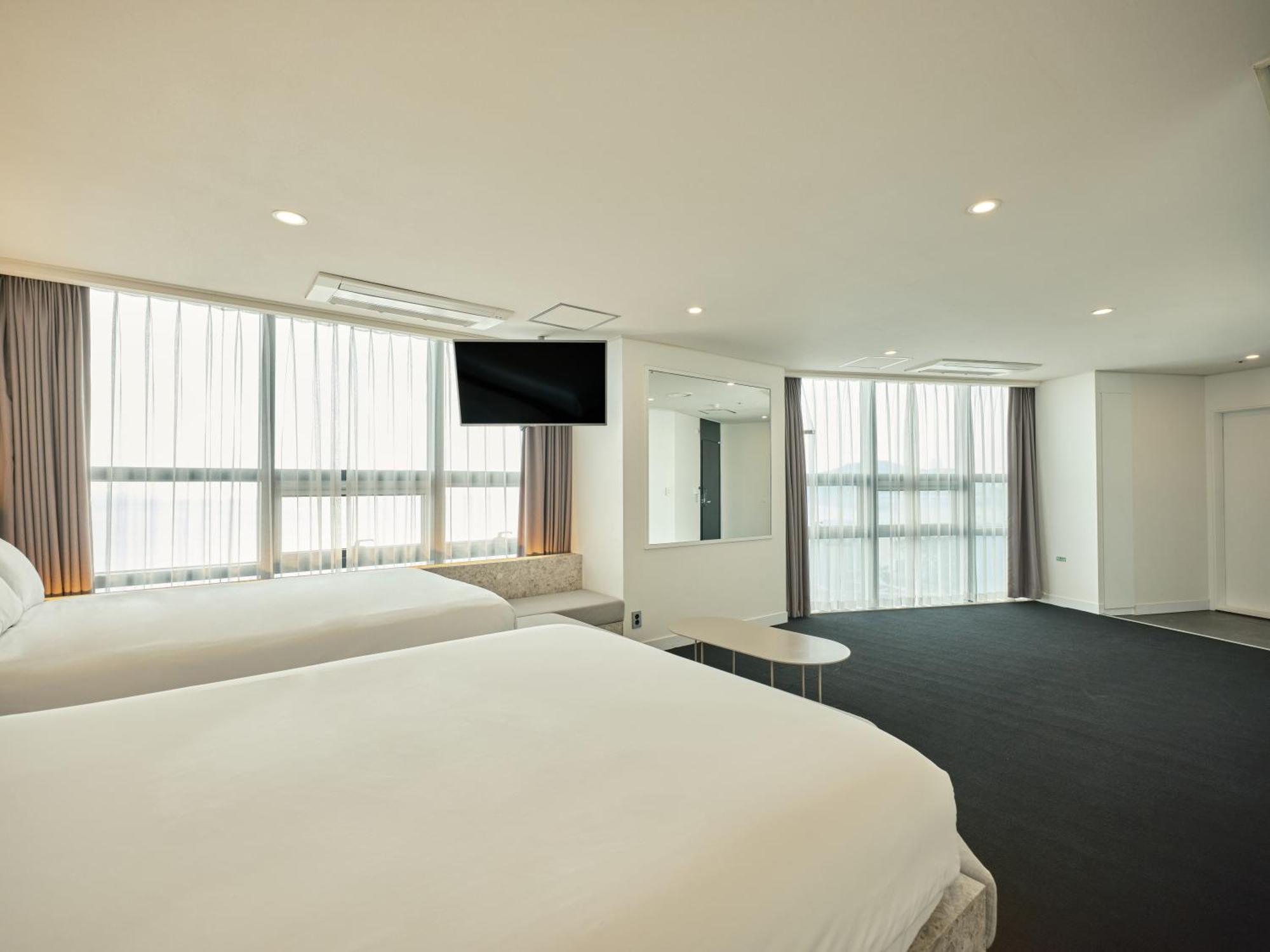 Uh Suite The Haeundae Busan Exteriör bild