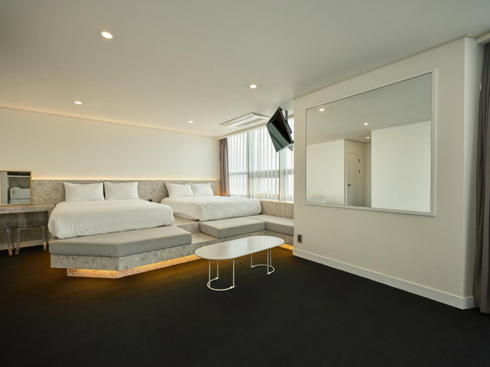 Uh Suite The Haeundae Busan Exteriör bild