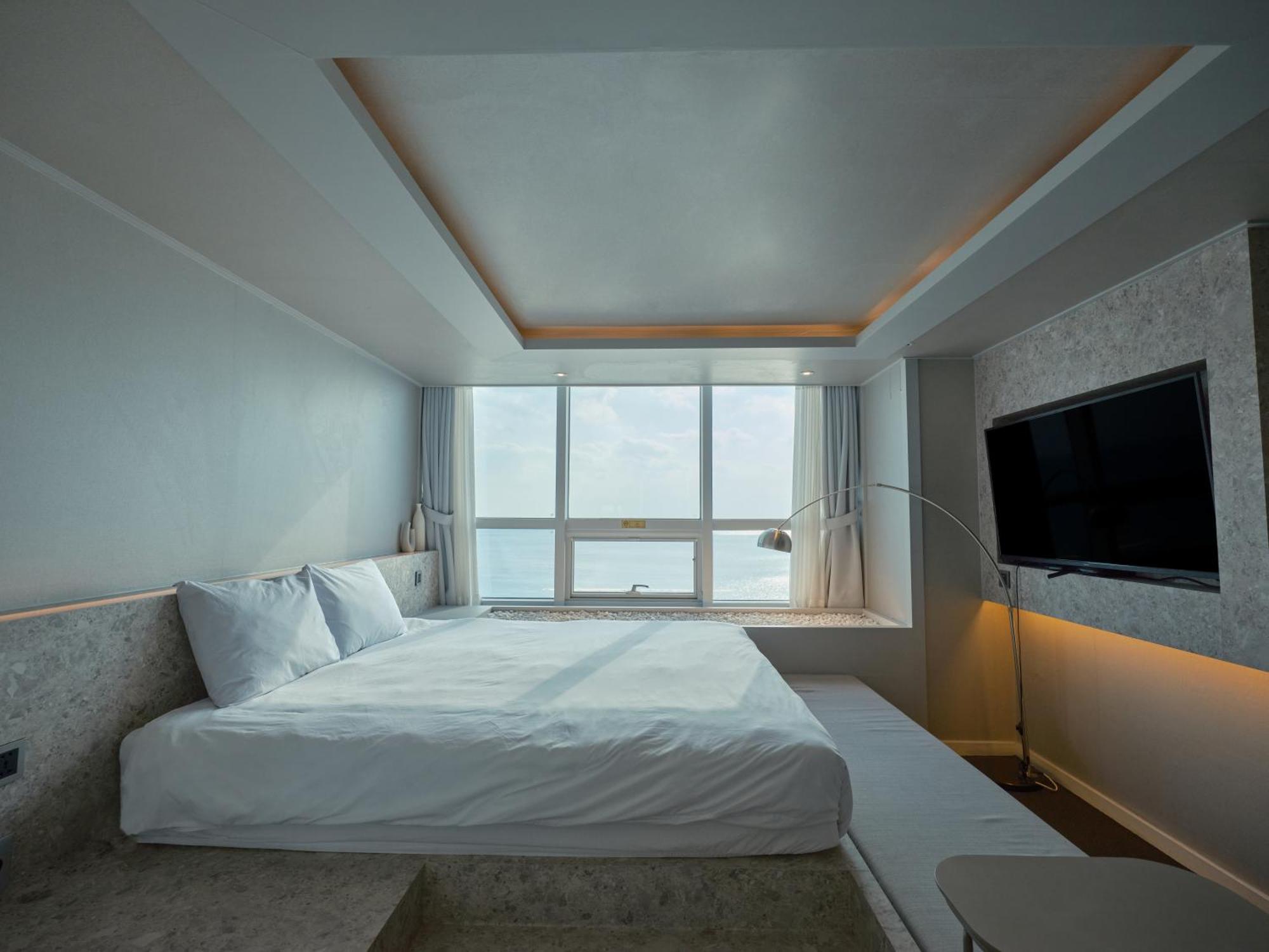 Uh Suite The Haeundae Busan Exteriör bild