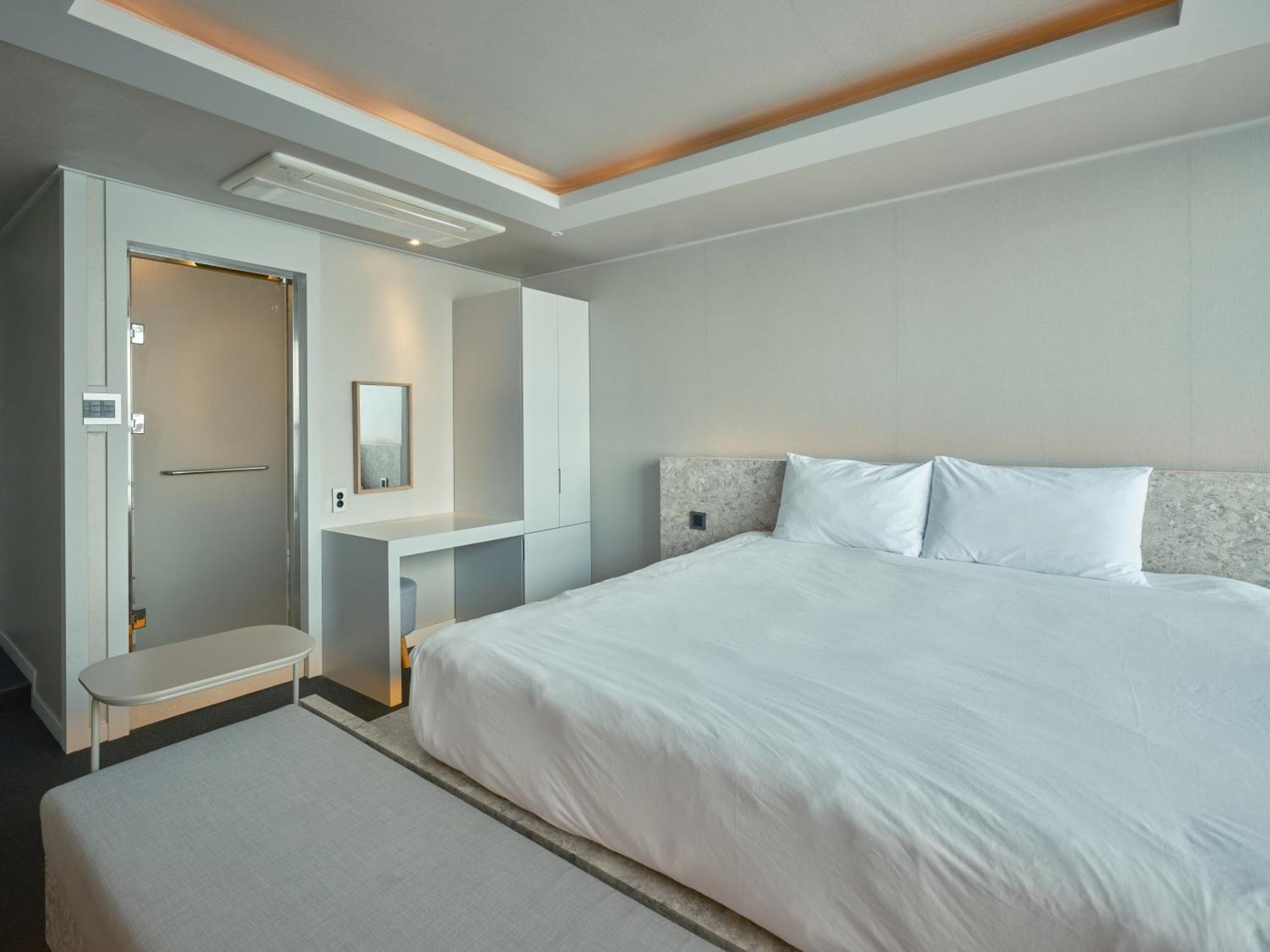 Uh Suite The Haeundae Busan Exteriör bild