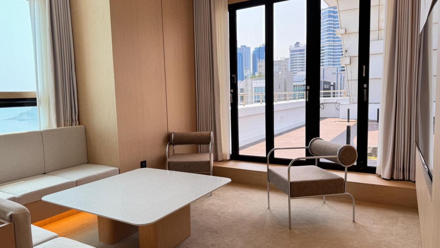Uh Suite The Haeundae Busan Exteriör bild